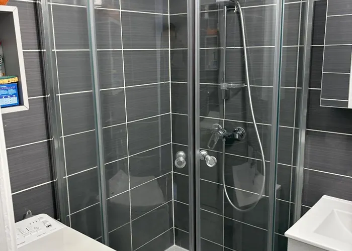 Cosy à 200 M De La à Pied La Londe-les-Maures